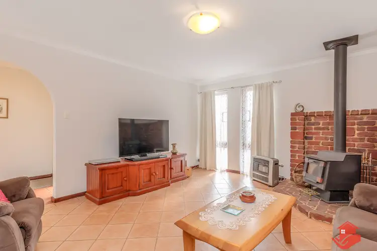 Fourth view of Homely house listing, 6 Deakin Court, Kelmscott WA 6111