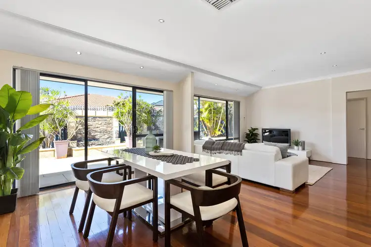 2/49 Griffin Crescent, Manning WA 6152