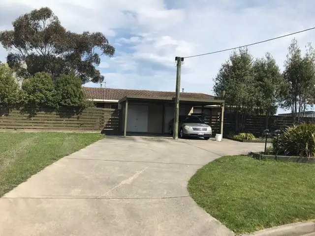 Main view of Homely unit listing, 1/2 Barbor Court, Traralgon VIC 3844