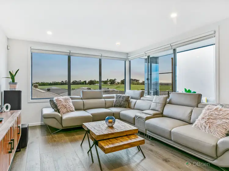 Fifth view of Homely house listing, 4 Aramon Way, Berwick VIC 3806