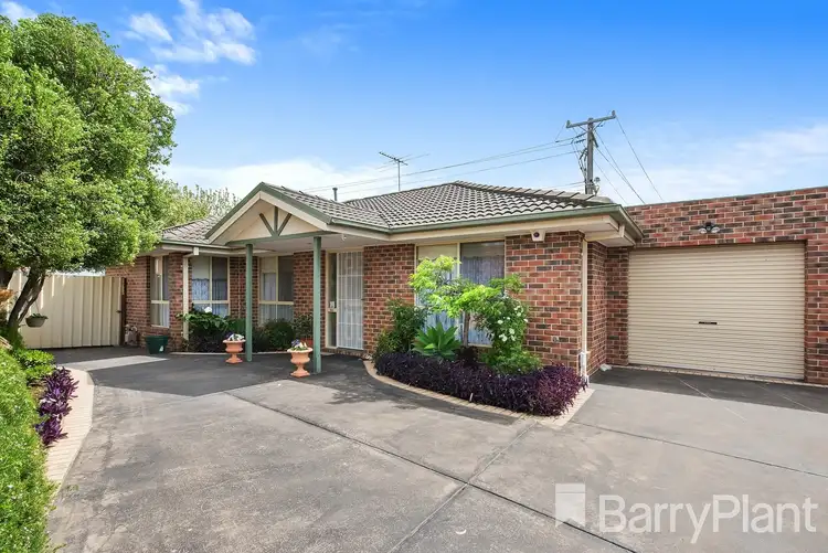 2/19 Phillip Street, Melton South VIC 3338