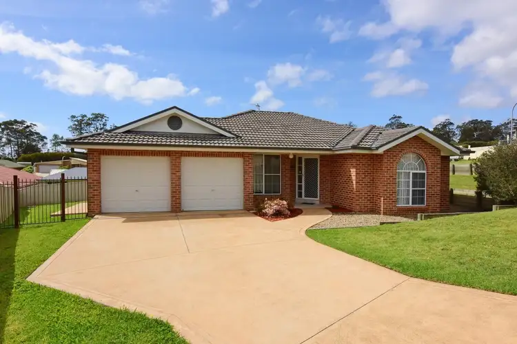 11 Myall Close, Nowra NSW 2541