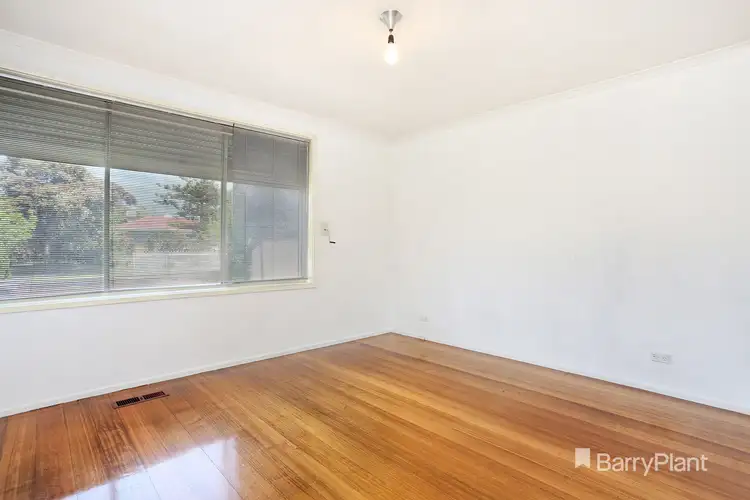 Sixth view of Homely house listing, 8 Tooradin Avenue, Dallas VIC 3047