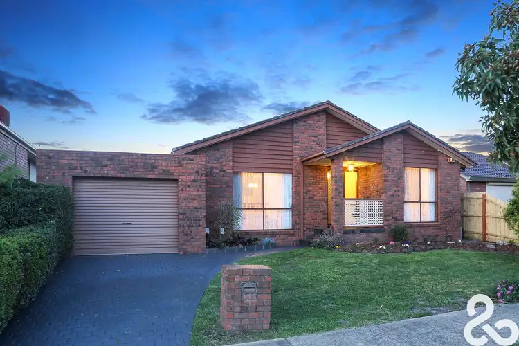 102 Centenary Drive, Mill Park VIC 3082