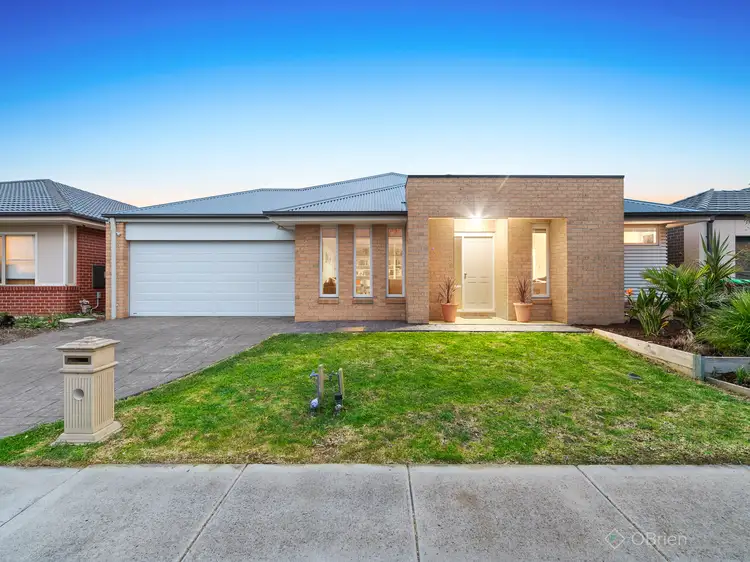 14 Celsius Drive, Cranbourne North VIC 3977
