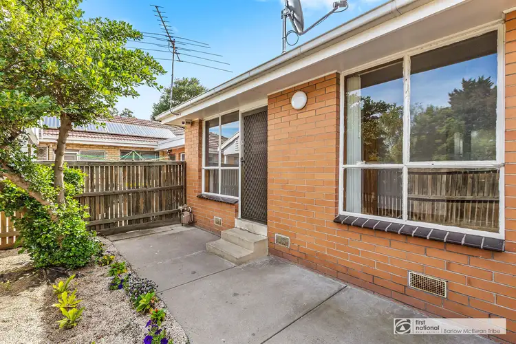 2/16 Bryan Avenue, Altona North VIC 3025