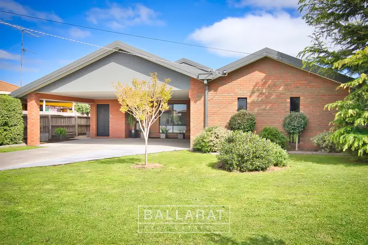 3 Waldie Close, Wendouree VIC 3355