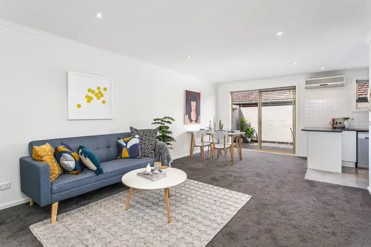 2/102 Cross Street, West Footscray VIC 3012