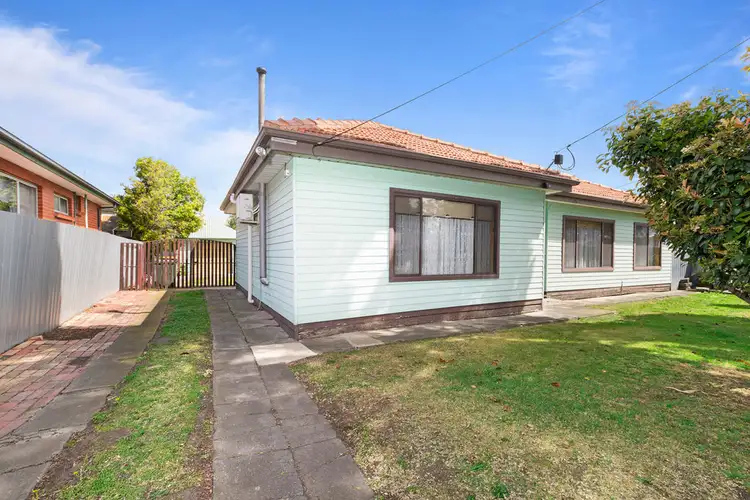 31 Monmouth Street, Newport VIC 3015