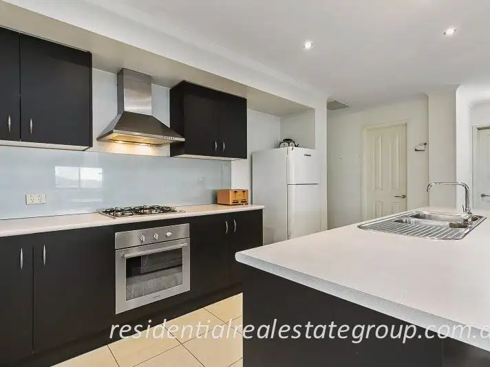 Second view of Homely house listing, 5 Lily Place, Cranbourne VIC 3977