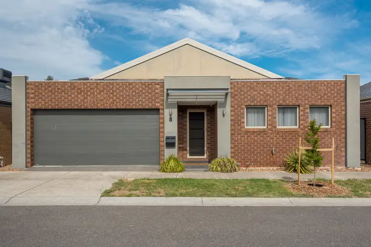 8 Thatcham Lane, Craigieburn VIC 3064