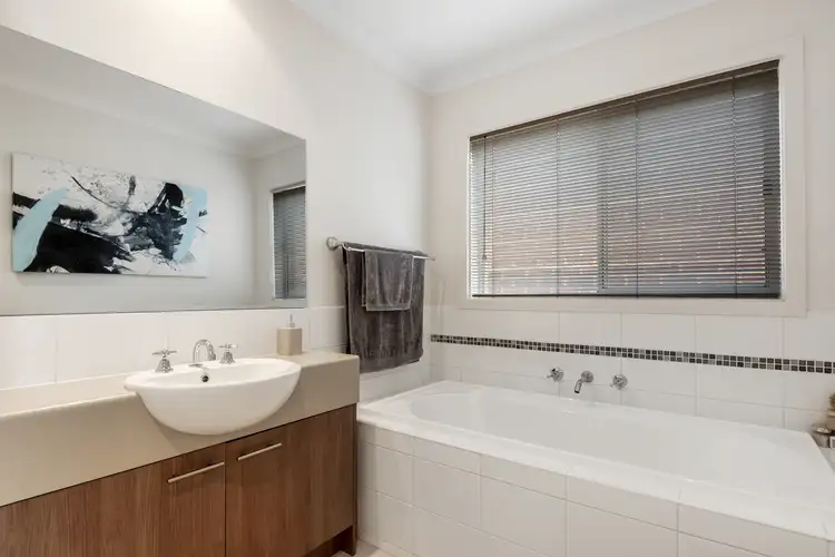 Seventh view of Homely house listing, 8 Thatcham Lane, Craigieburn VIC 3064