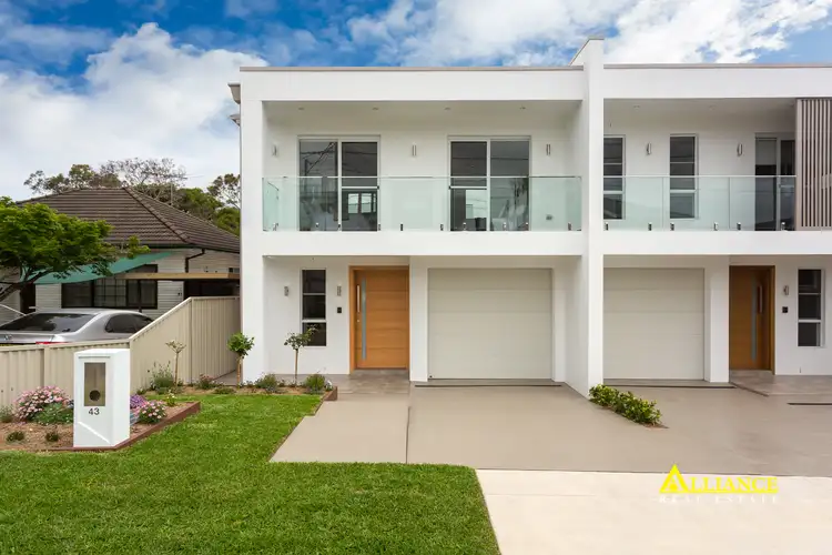 43 Parkview Avenue, Picnic Point NSW 2213