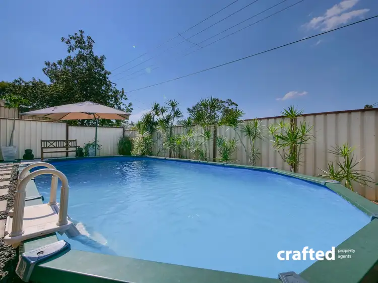 37 Parkroyal Crescent, Regents Park QLD 4118