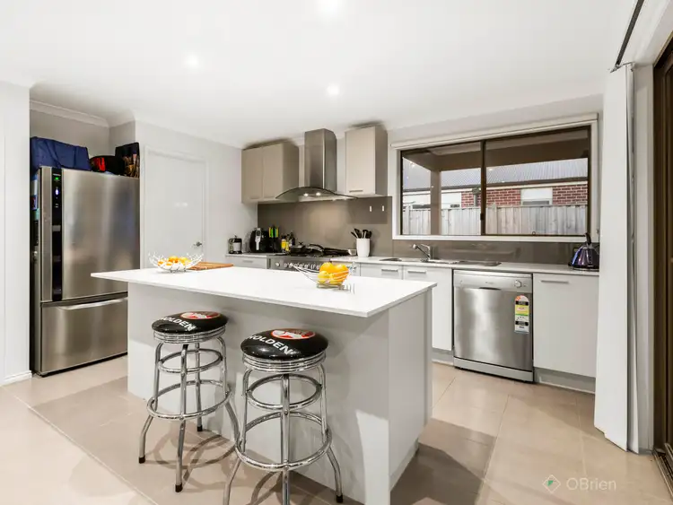 Sixth view of Homely house listing, 10 Crestway Drive, Cranbourne North VIC 3977