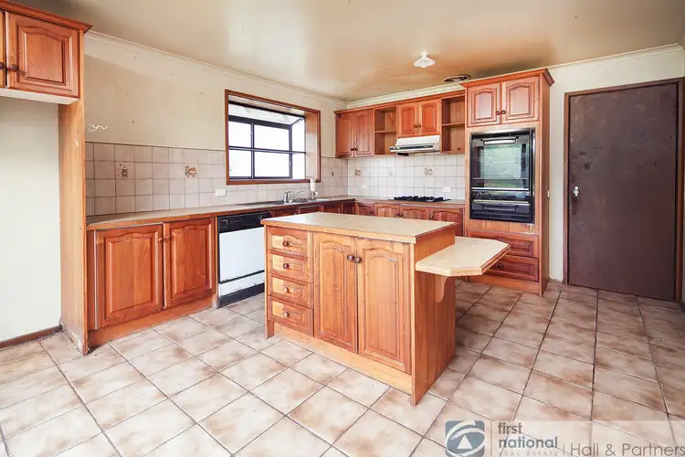 Fifth view of Homely house listing, 11 Heatherdew Close, Endeavour Hills VIC 3802