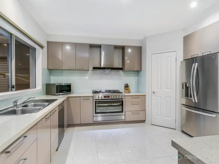 19 Spence Terrace, Sandhurst VIC 3977