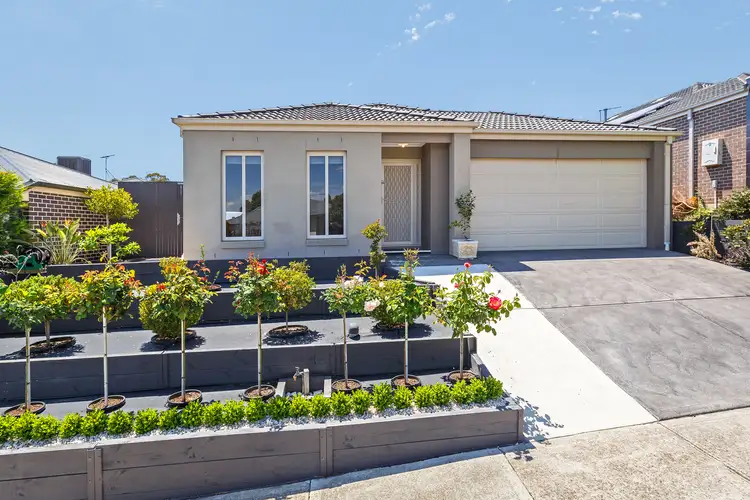 33 Kiora Avenue, Doreen VIC 3754