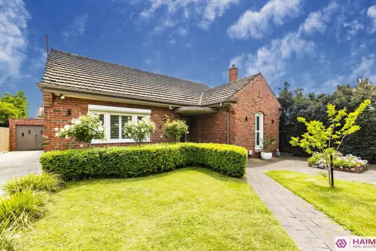 17 Cairnes Crescent, Malvern East VIC 3145