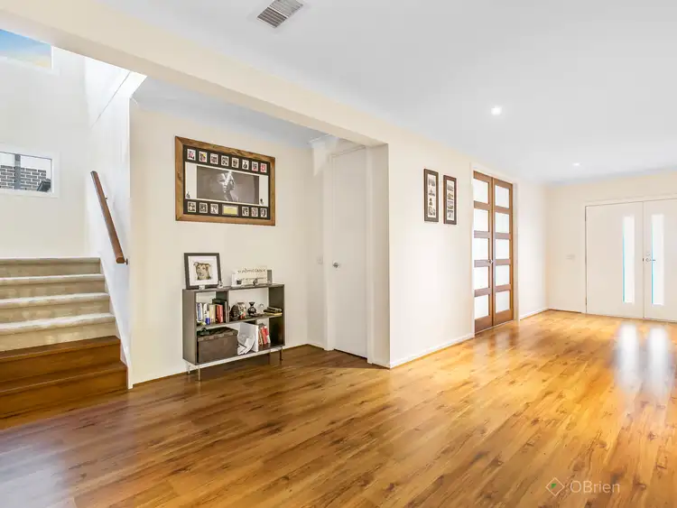 Fourth view of Homely house listing, 8 Willard Court, Berwick VIC 3806