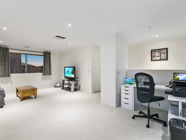 Sixth view of Homely house listing, 8 Willard Court, Berwick VIC 3806