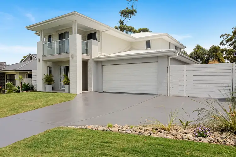 17 Watergum Close, Sapphire Beach NSW 2450