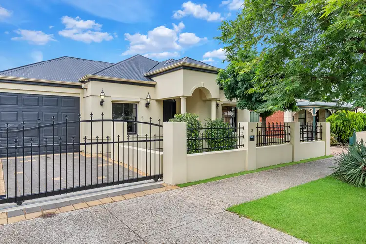 8 Egret Street, Mawson Lakes SA 5095