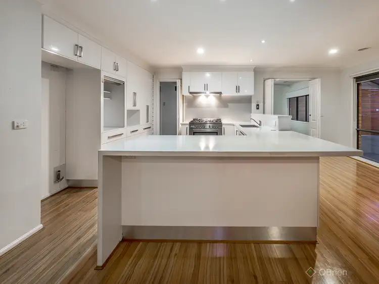 30 Stone Hill Circuit, Cranbourne East VIC 3977