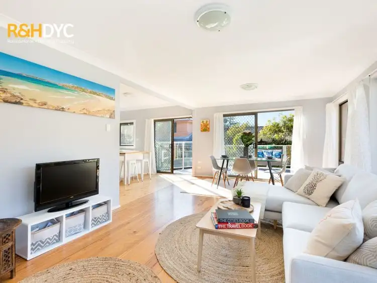 65 Waratah Parade