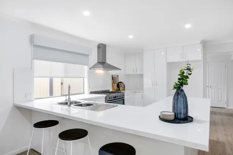 Fifth view of Homely house listing, 32 Queens Parade, Hillside VIC 3037