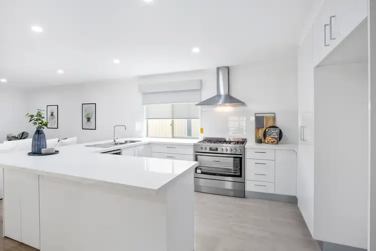 Sixth view of Homely house listing, 32 Queens Parade, Hillside VIC 3037