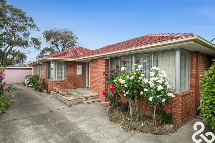Second view of Homely house listing, 5 Alfa Court, Lalor VIC 3075