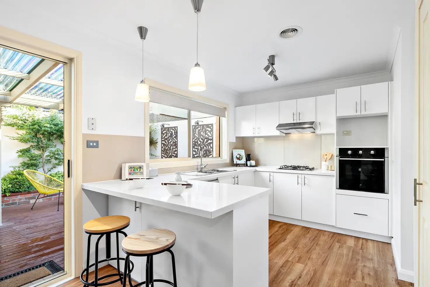 Main view of Homely unit listing, 2/35 Macdonald Grove, Mornington VIC 3931