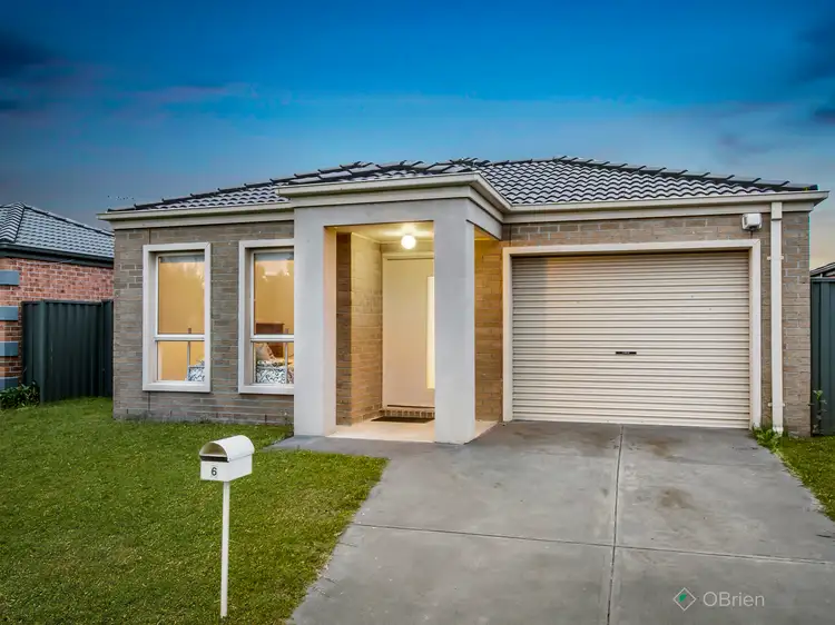 6 Beech Street, Pakenham VIC 3810