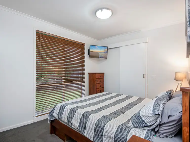 Fifth view of Homely house listing, 10 Glencaple Court, Endeavour Hills VIC 3802
