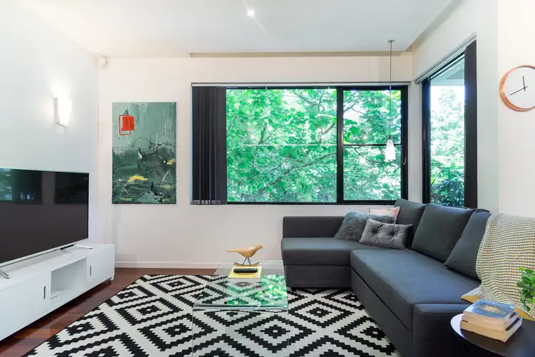 Sixth view of Homely apartment listing, 10/2a Tiuna Grove, Elwood VIC 3184