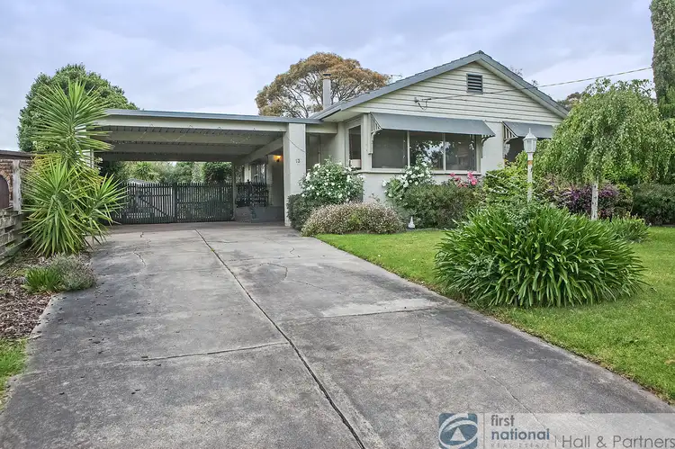 13 Slingsby Avenue, Beaconsfield VIC 3807