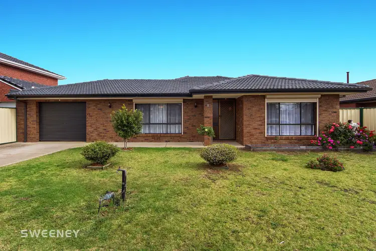 5 Masefield Court, Delahey VIC 3037