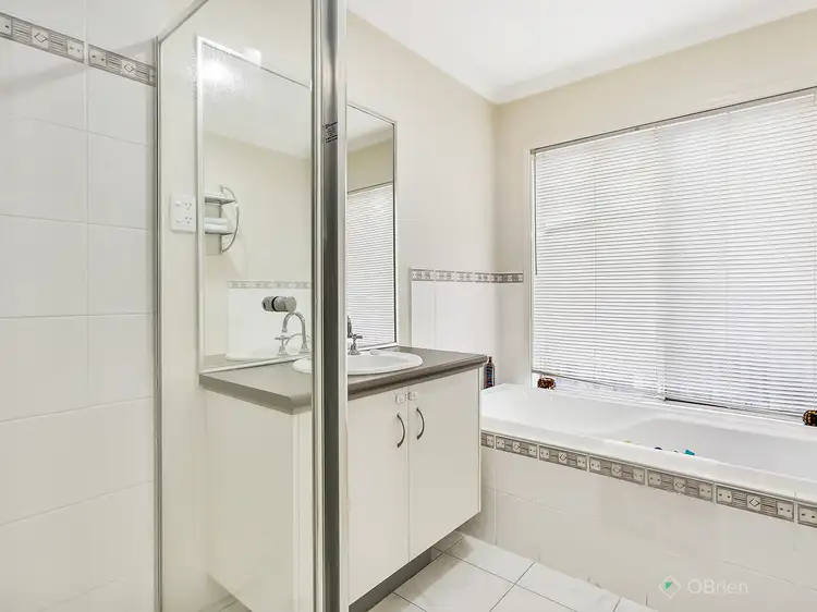 Sixth view of Homely house listing, 17 Sundial Court, Berwick VIC 3806