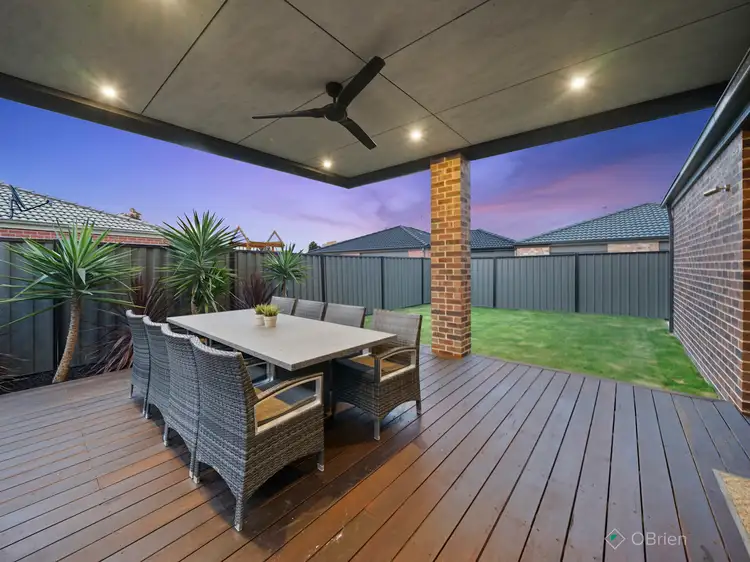 14 Connewara Crescent, Clyde North VIC 3978