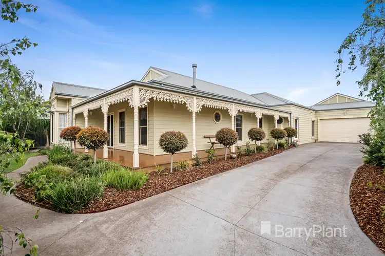 13 Maculata Place, Manor Lakes VIC 3024
