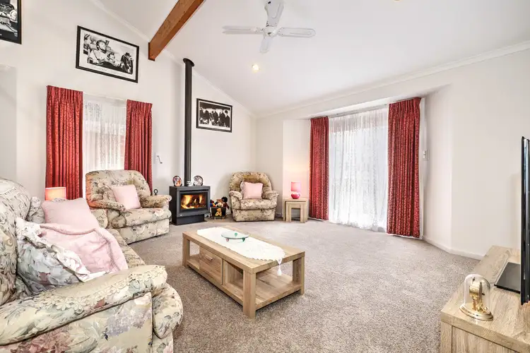 Sixth view of Homely house listing, 5 Smeaton Court, Craigieburn VIC 3064