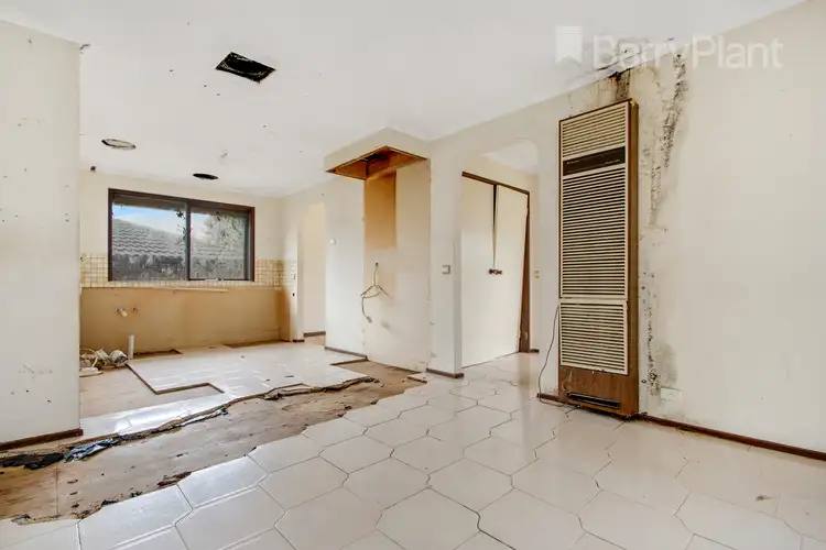 Sixth view of Homely house listing, 10 Sedgefield Place, Craigieburn VIC 3064