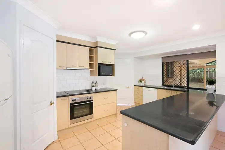 9 Newland Crescent, Parkinson QLD 4115