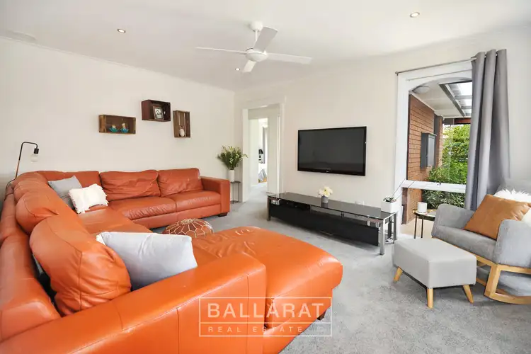 Second view of Homely house listing, 4 Theobald Street, Wendouree VIC 3355
