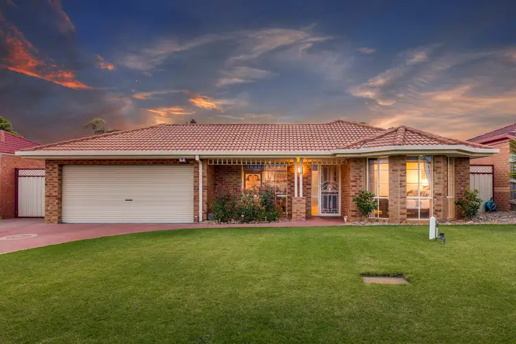 6 Varna Court, Hillside VIC 3037