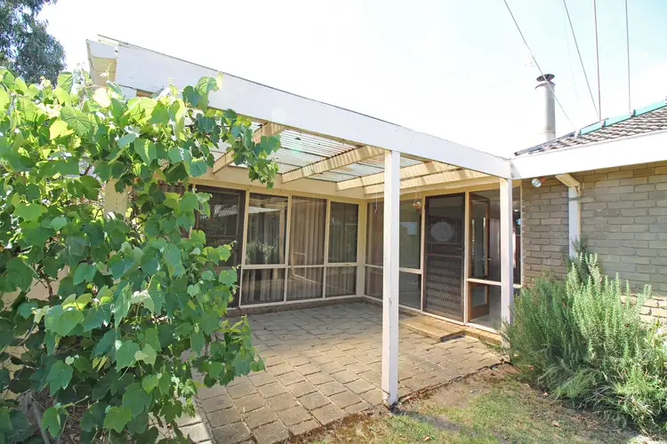 Fifth view of Homely house listing, 2 Alpine Close, Traralgon VIC 3844