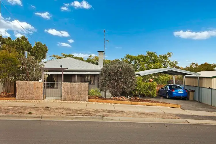 2 Craig Street, Long Gully VIC 3550