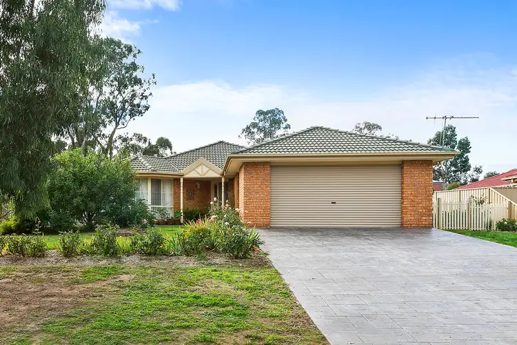 24 Pioneer Drive, Maiden Gully VIC 3551