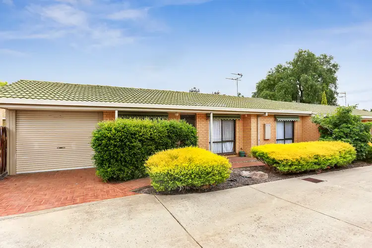 2/21A Nish Street, Flora Hill VIC 3550
